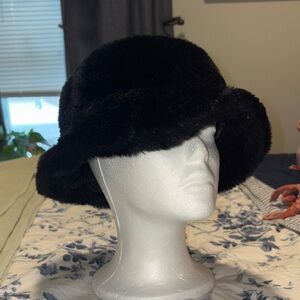 Apana Black Faux Fur Hat